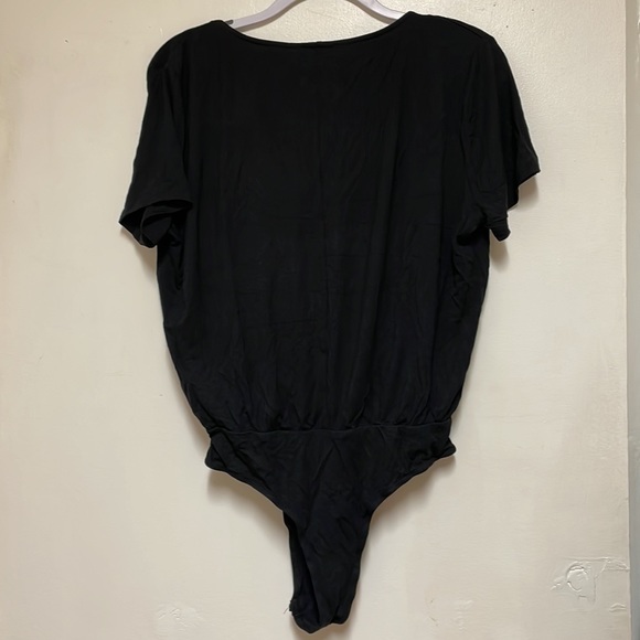 Black shirt sleeve wrap style bodysuit - Picture 5 of 6